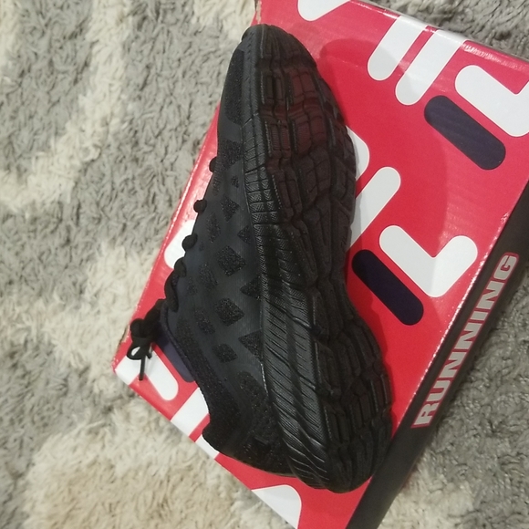 FILA Fantom 4 Kid's Black Running 1 - Picture 4 of 5